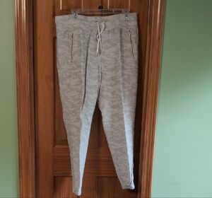 Athleta Gray Sweatpants with Elastic Waistband and Tapered Legs